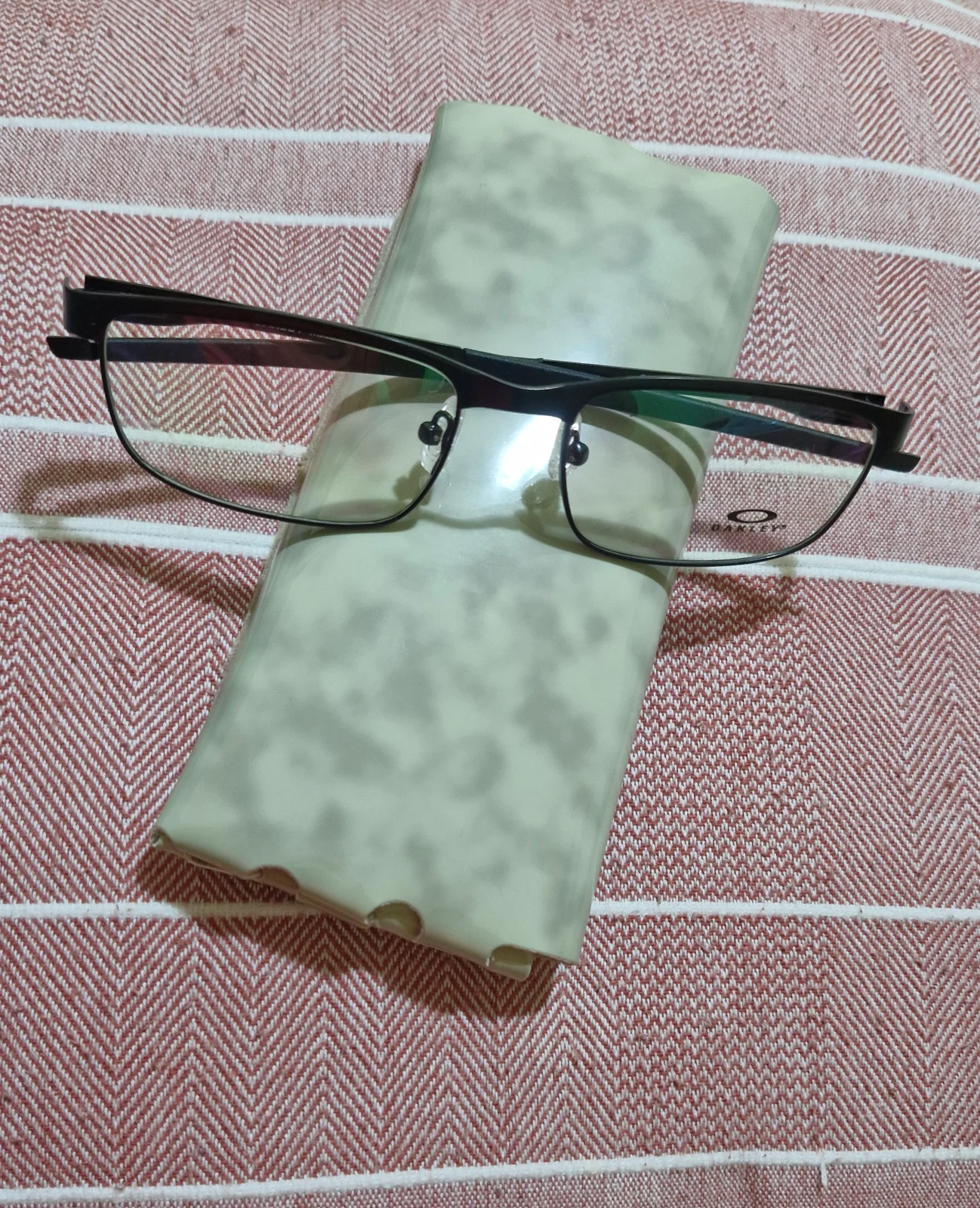 Oakley Metal